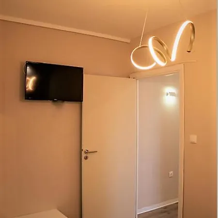 Jukebox 2 Bedrooms - Big Balcony Apartment