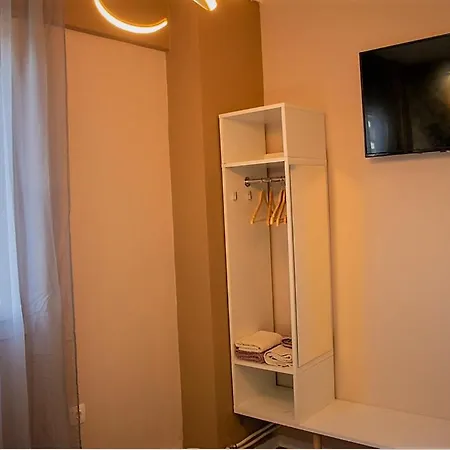 Jukebox 2 Bedrooms - Big Balcony Apartament Salonic